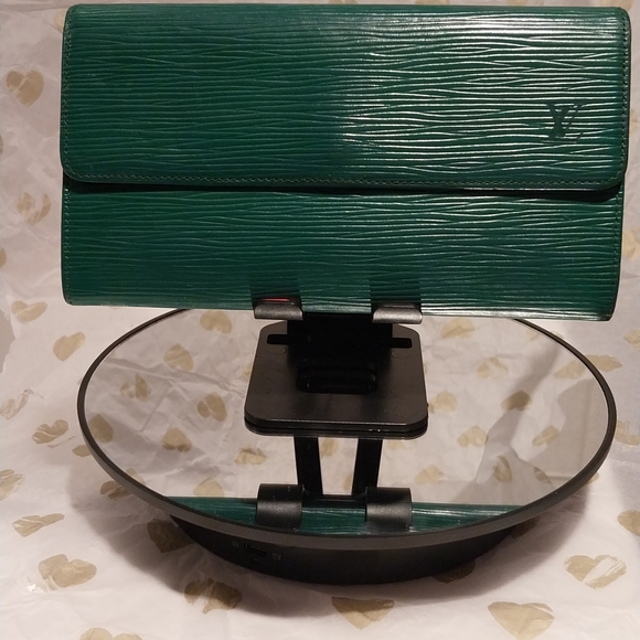 Authentic Louis Vuitton Epi Leather Green  Long  Wallet - Picture 2 of 15